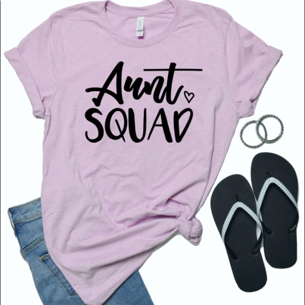 Aunt squad graphic tee (heather prism lilac)